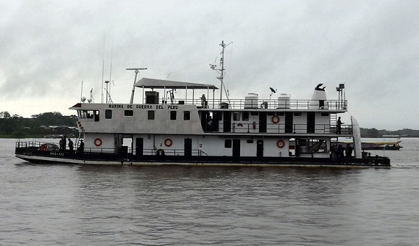 El BAP Stiglich actualiza carta náutica fluvial del río Tigre y Corrientes, en Loreto