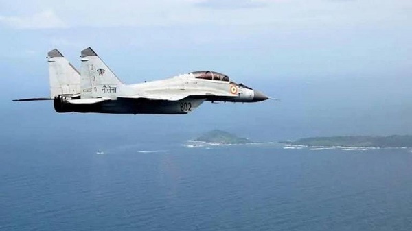 India: Encuentran cuerpo de piloto de caza MiG-29UKB accidentado en el mar días atrás