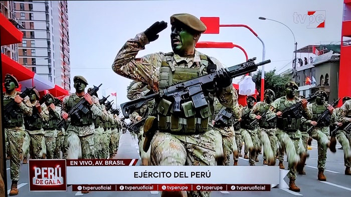 Fuerzas Especiales del Ejército del Perú presentaron sus nuevos fusiles ARAD-7 durante la Parada Militar