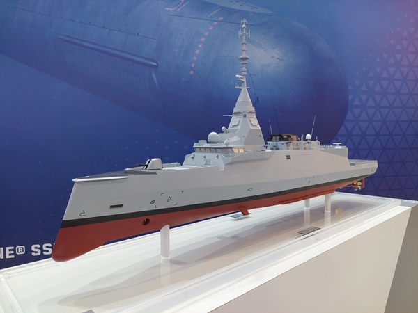 Naval Group promueve su submarino Scorpene y fragata FDI en Laad 2025