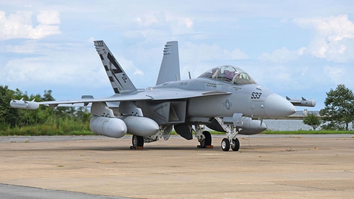 La Armada de EEUU contrata a Raytheon para producir más jammers NGJ-MB