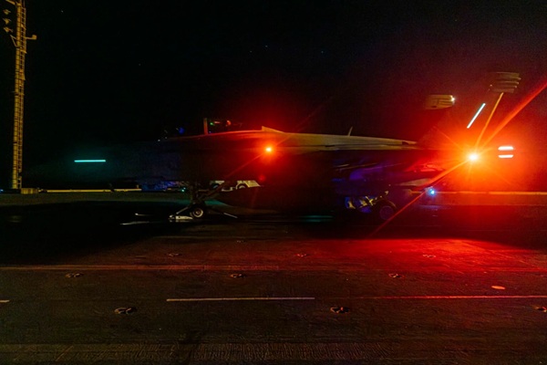 En cuestión de ocho días, el portaviones USS Harry S. Truman pierde dos cazas Super Hornet