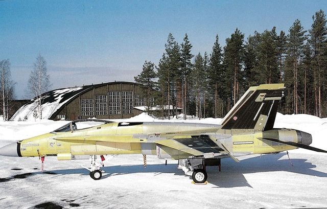 Finlandia avanza con el retiro progresivo de sus cazas FA-18 Hornet
