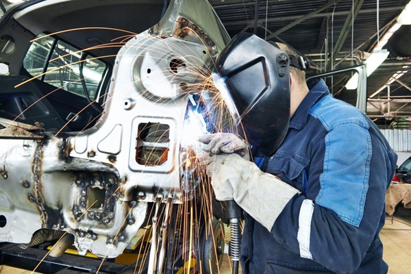 La industria peruana crece 3.9% en 2024 y se posiciona como el sector con mayor aporte al crecimiento del PBI